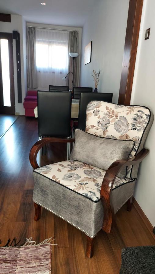 Titi Classic & Trendy Apartman Бюк Экстерьер фото