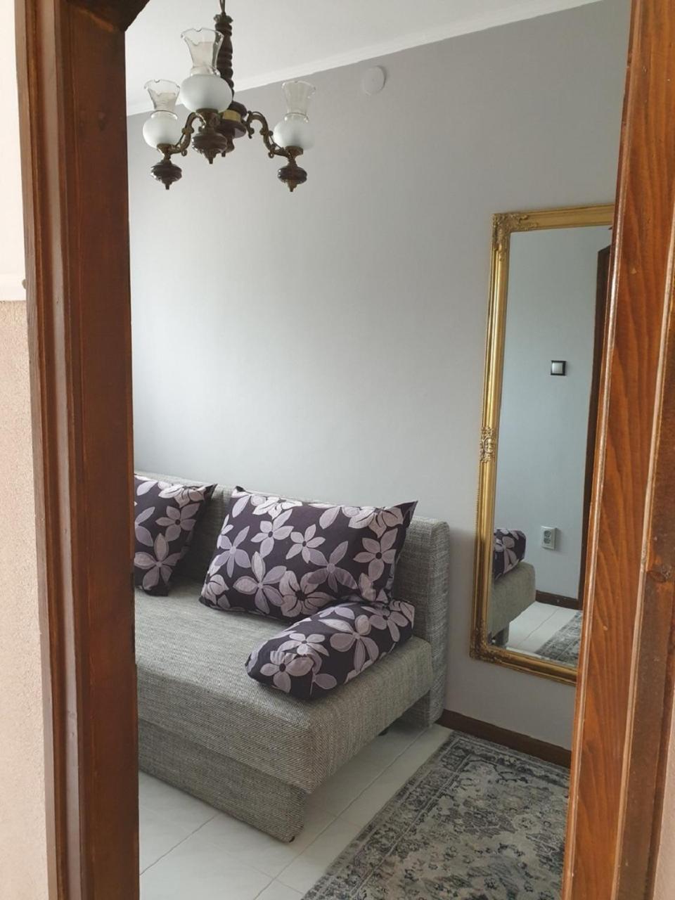 Titi Classic & Trendy Apartman Бюк Экстерьер фото